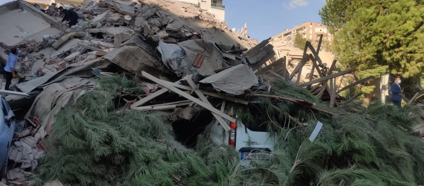 Τουρκία: Εγκλωβίστηκαν 40 άτομα μέσα σε κτήριο στην Σμύρνη